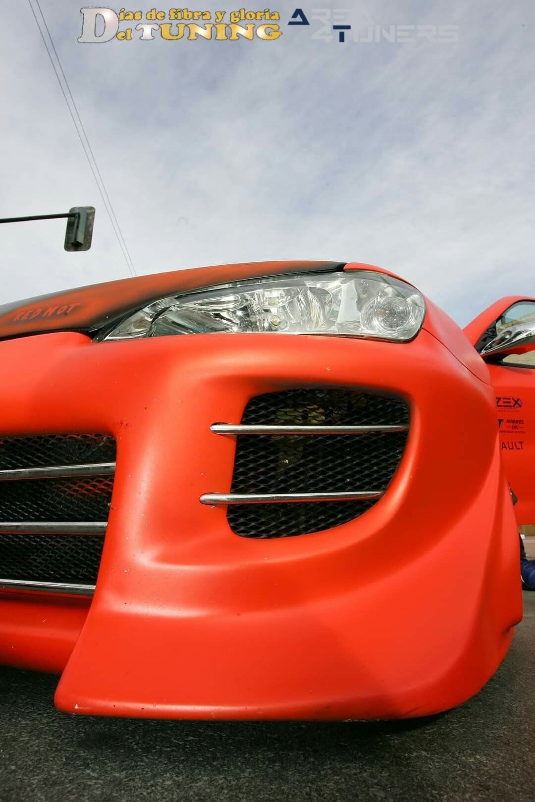 Imagen del reportaje revista Tuning Area4tuners.es, concentración de coches Tuning del año 2005 en El Palmar, Murcia, España