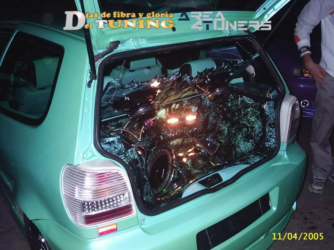 Imagen del reportaje revista Tuning Area4tuners.es, concentración de coches Tuning del año 2005 en Almoradí, Alicante, España