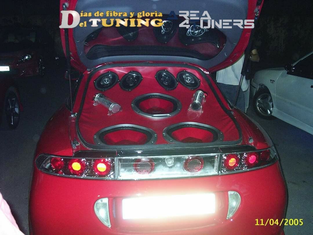 Imagen del reportaje revista Tuning Area4tuners.es, concentración de coches Tuning del año 2005 en Almoradí, Alicante, España
