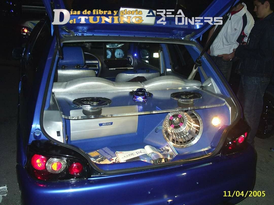 Imagen del reportaje revista Tuning Area4tuners.es, concentración de coches Tuning del año 2005 en Almoradí, Alicante, España