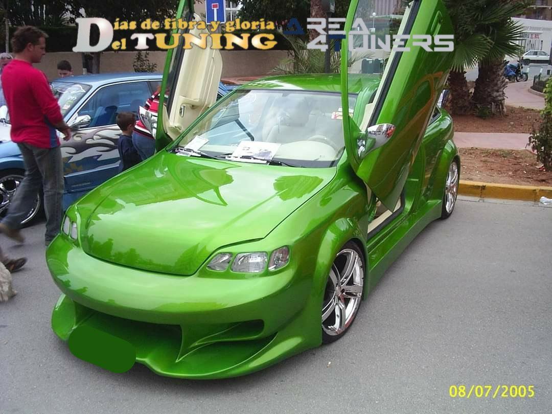 Imagen del reportaje revista Tuning Area4tuners.es, concentración de coches Tuning del año 2005 en Calpe, Alicante, España