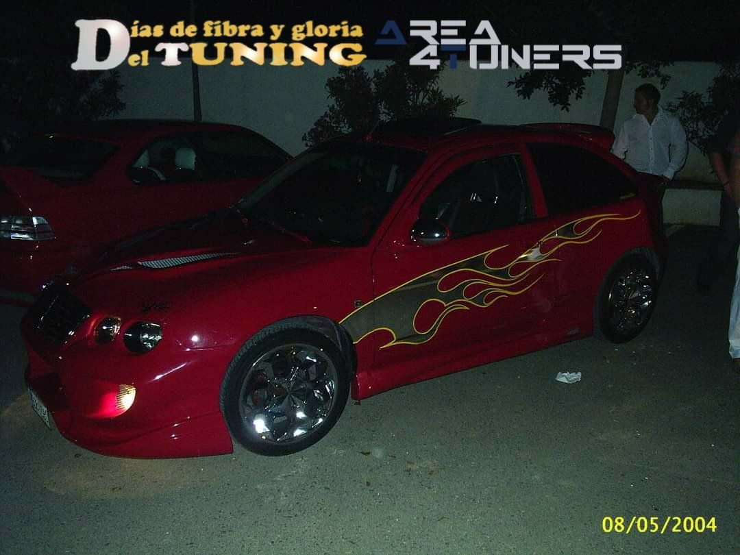 Imagen del reportaje revista Tuning Area4tuners.es, concentración de coches Tuning del año 2004 en Barcelona, España