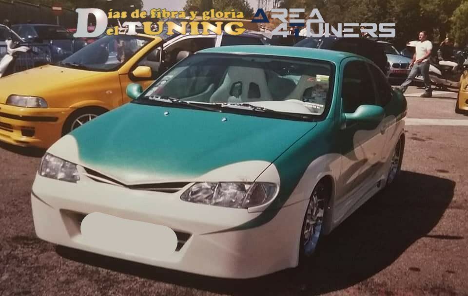 Imagen del reportaje revista Tuning Area4tuners.es, concentración de coches Tuning del año 2004 en Barcelona, España