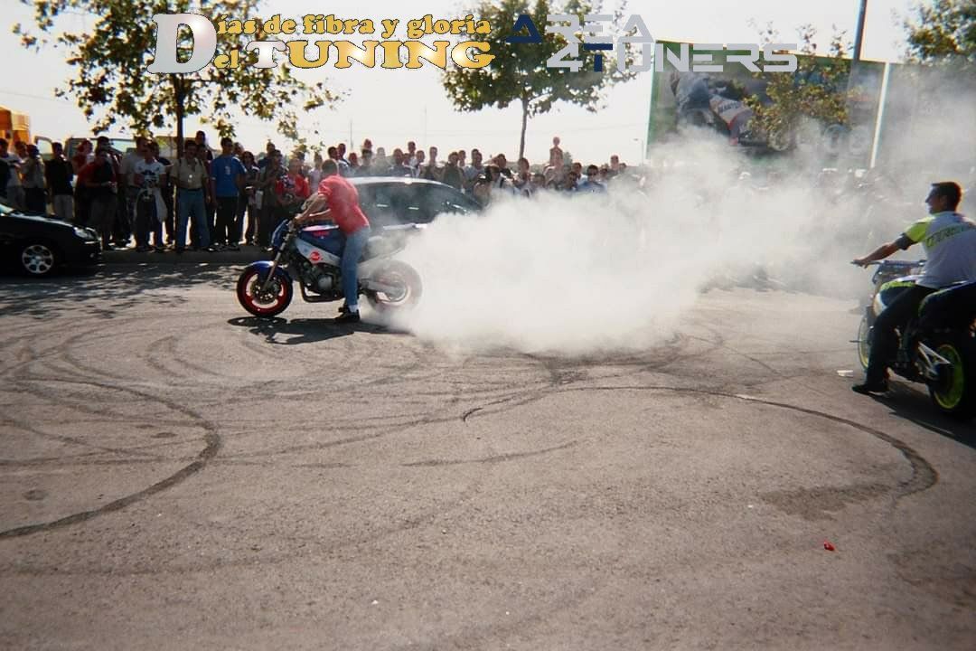 Imagen del reportaje revista Tuning Area4tuners.es, concentración de coches Tuning del año 2002 en Saler, Valencia, España