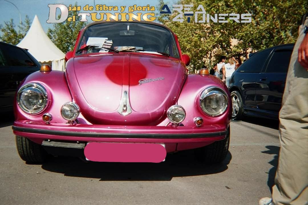 Imagen del reportaje  revista Tuning Area4tuners.es, concentración de coches Tuning del año 2002 en Saler, Valencia, España