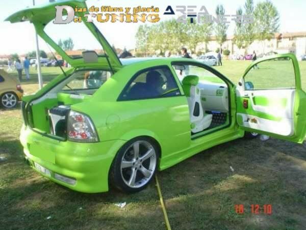 Imagen del reportaje revista Tuning Area4tuners.es, concentración de coches Tuning del año 2005 en Villaquejida, León, España