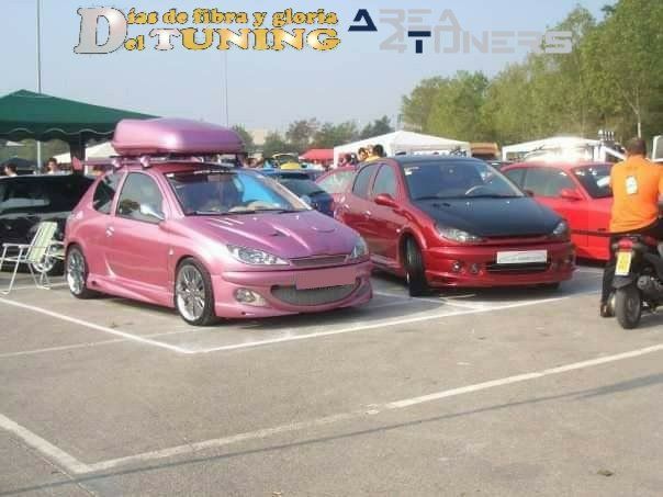 Imagen del reportaje revista Tuning Area4tuners.es, concentración de coches Tuning del año 2005 en Barcelona, España