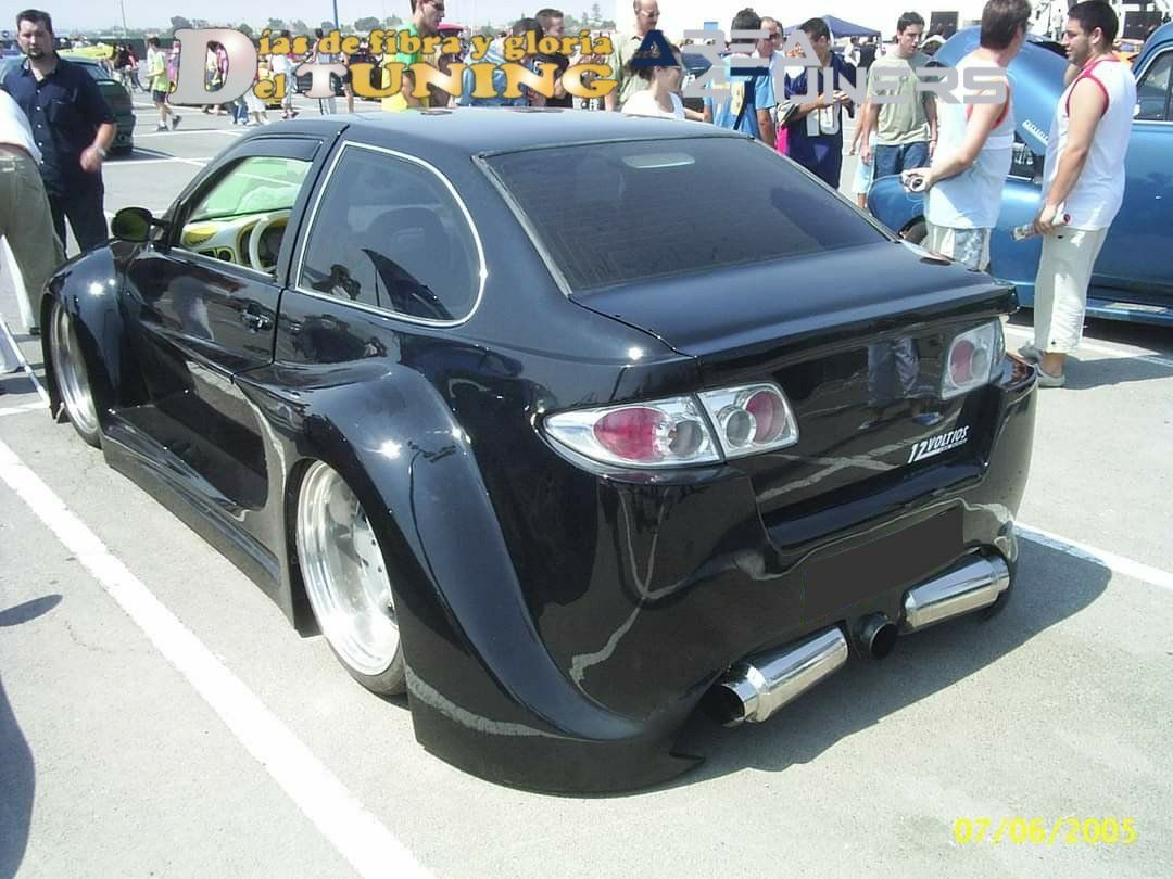 Imagen del reportaje revista Tuning Area4tuners.es, concentración de coches Tuning del año 2005 en Alicante, España