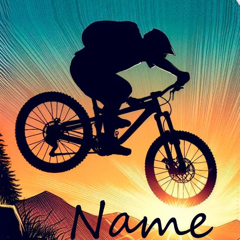 Ein Mountenbiker bei Sonnenaufgang