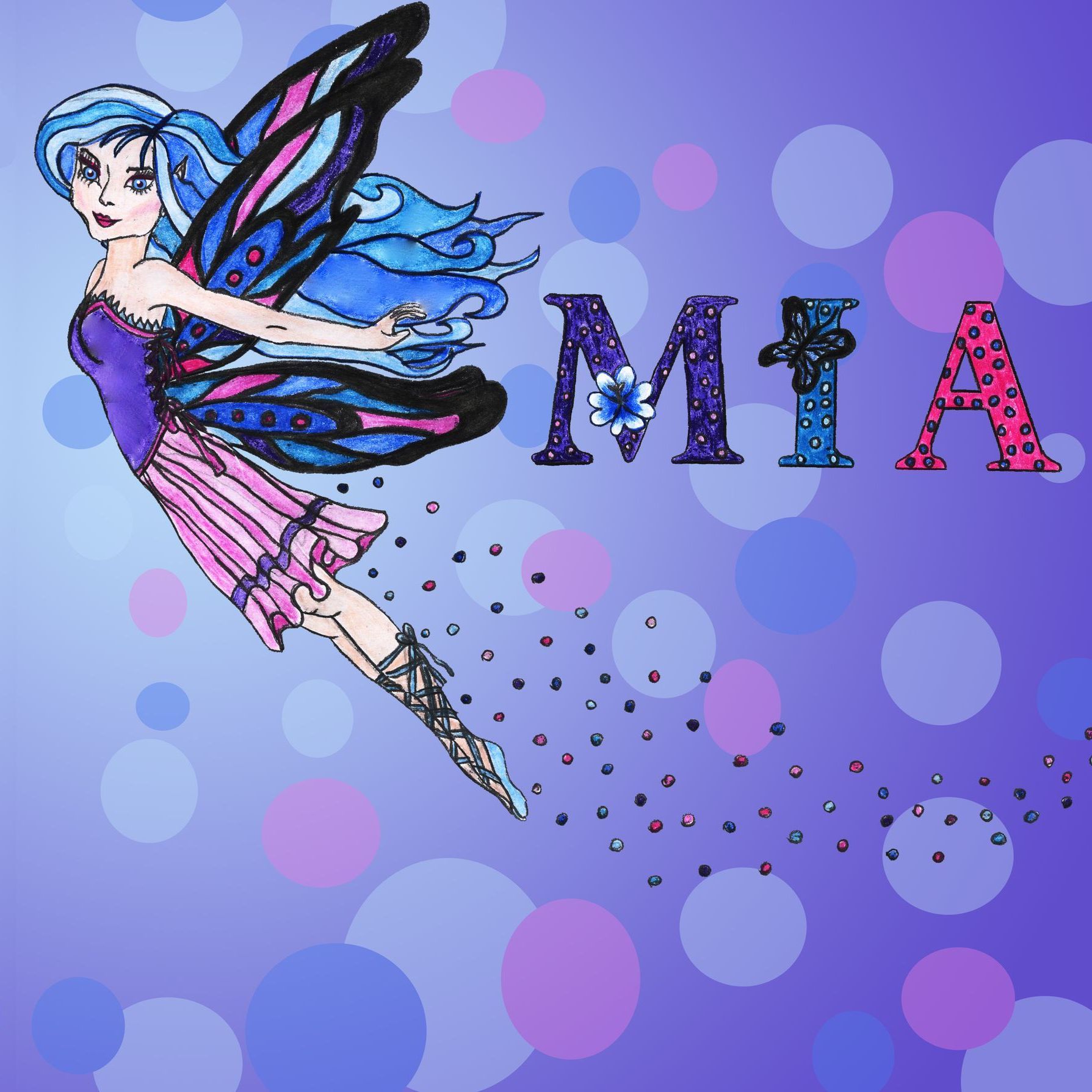 Magische Fee mit blauen Haaren und Schmetterlingsflügeln, lila Hintergrund, perfekt für Märchenfans.