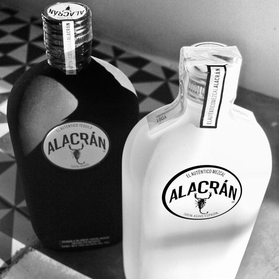 Botellas Tequila y Mezcal Alacrán