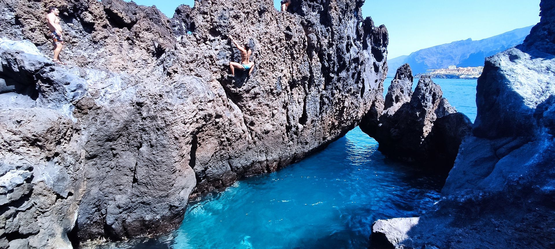 DEEP WATER SOLOING