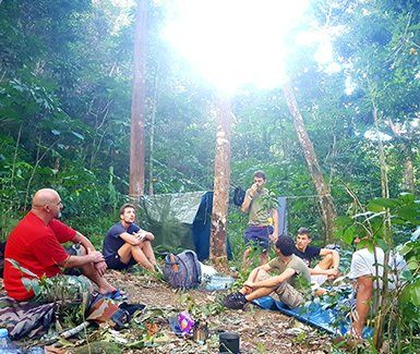 Camp de survie en jungle Guadeloupéenne