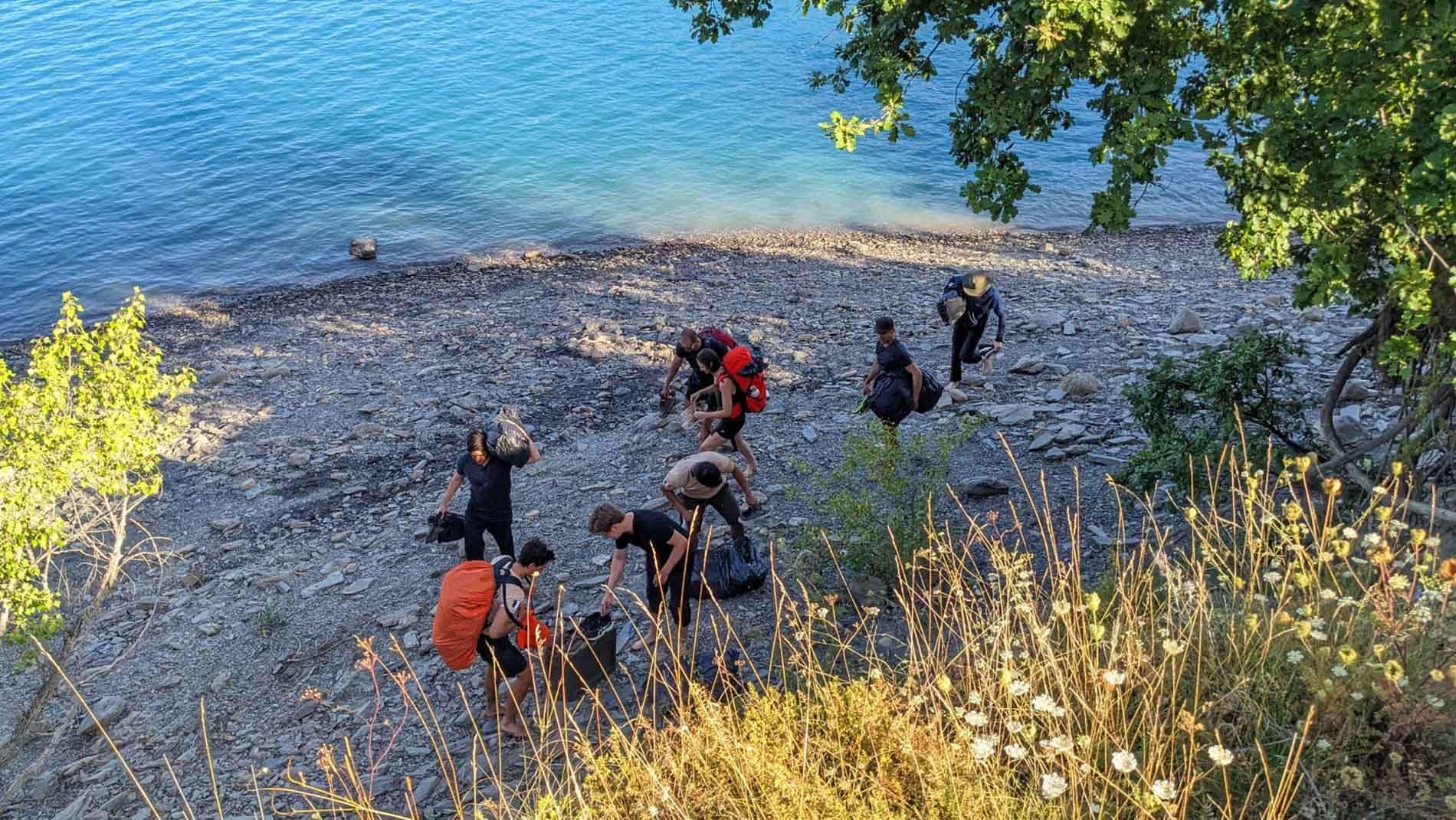 arrivée survivants ile déserte