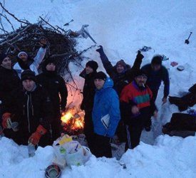 feu de camp neige