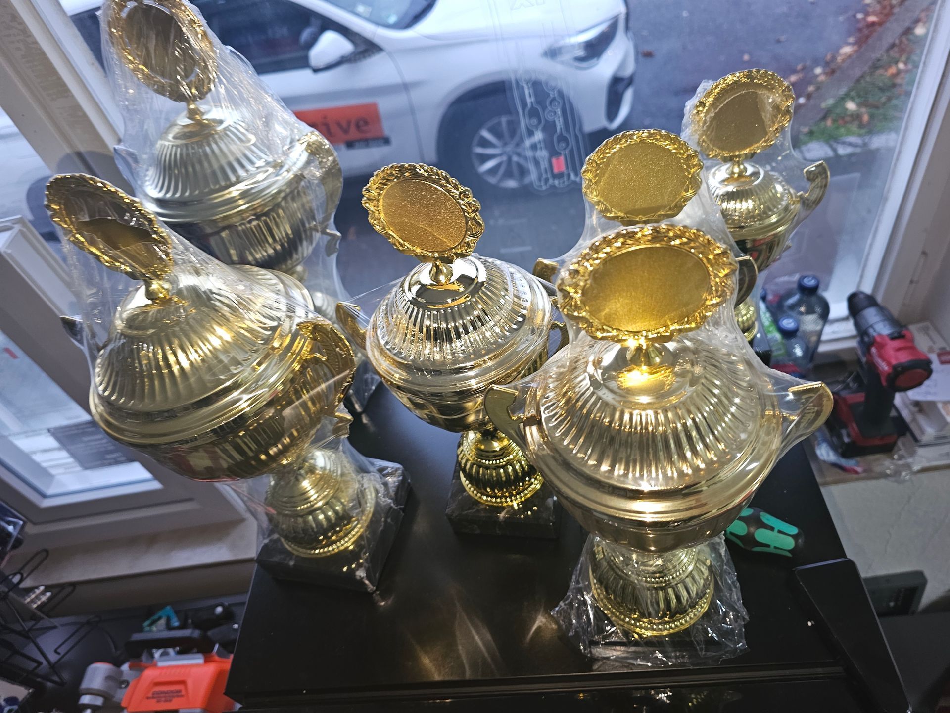 Pokale im Lagerbestand von Schlüsseldienst Stuttgart Haegele