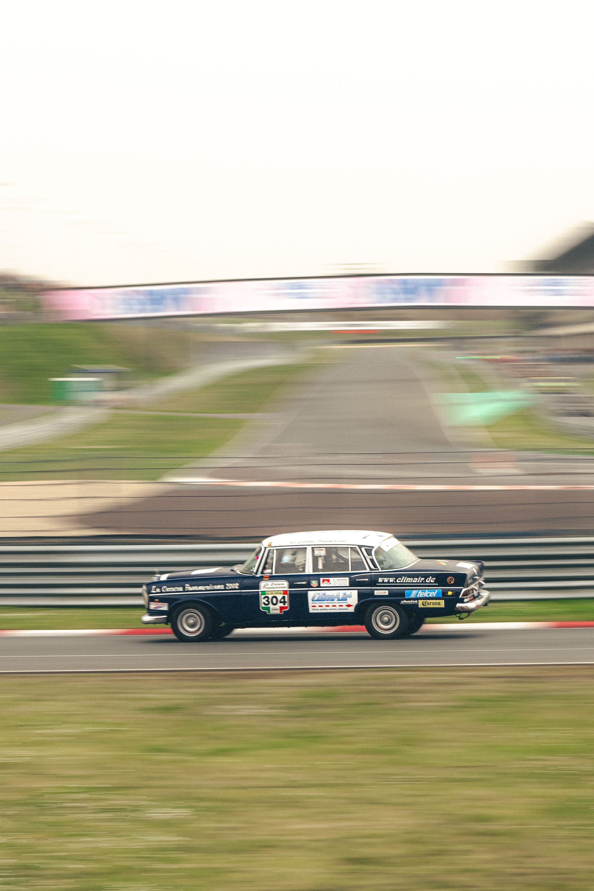 Mercedes Heckflosse Rennstrecke 2025