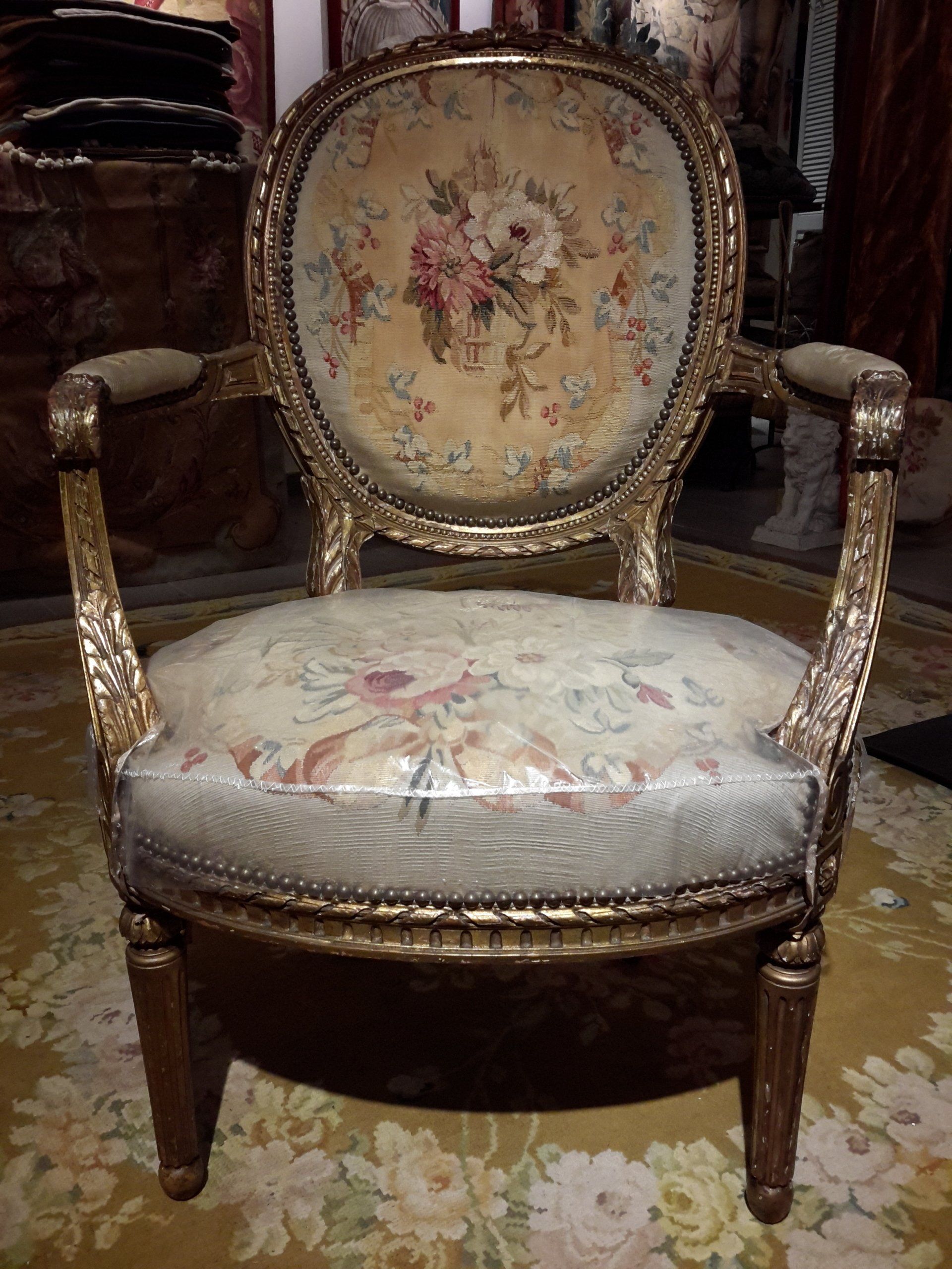 CLEANING AND RESTORATION OF OLD TAPESTRY SEATS | in Versailles