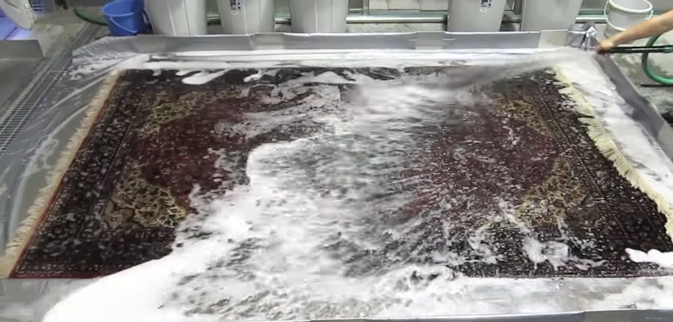 CONSERVATION ET RESTAURATION DU TAPIS ANCIEN MONACO CONSERVATION ET RESTAURATION DU TAPIS ANCIEN MONACO