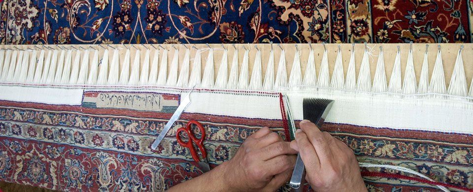 CONSERVATION ET RESTAURATION DU TAPIS ANCIEN VERSAILLES CONSERVATION ET RESTAURATION DU TAPIS ANCIEN VERSAILLES