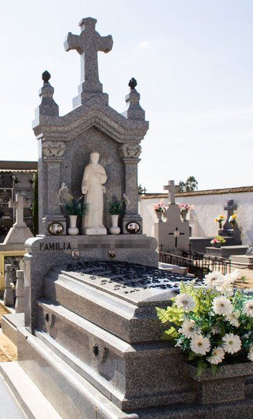 Panteón Granito Gris Quintana