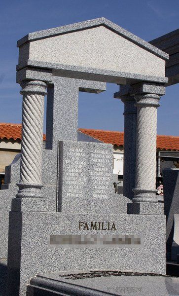 Panteon de granito Gris Quintana Pulido