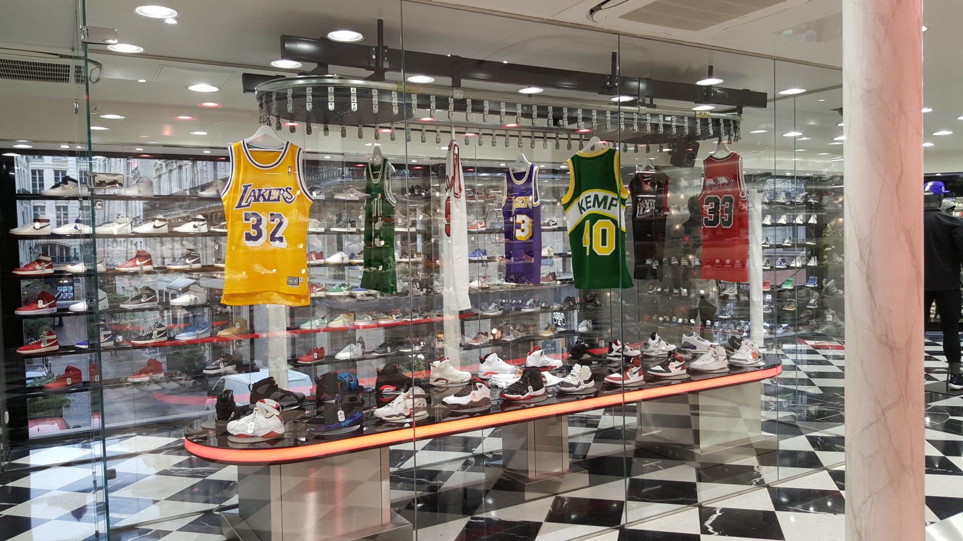 AGENCEMENT MAGASIN