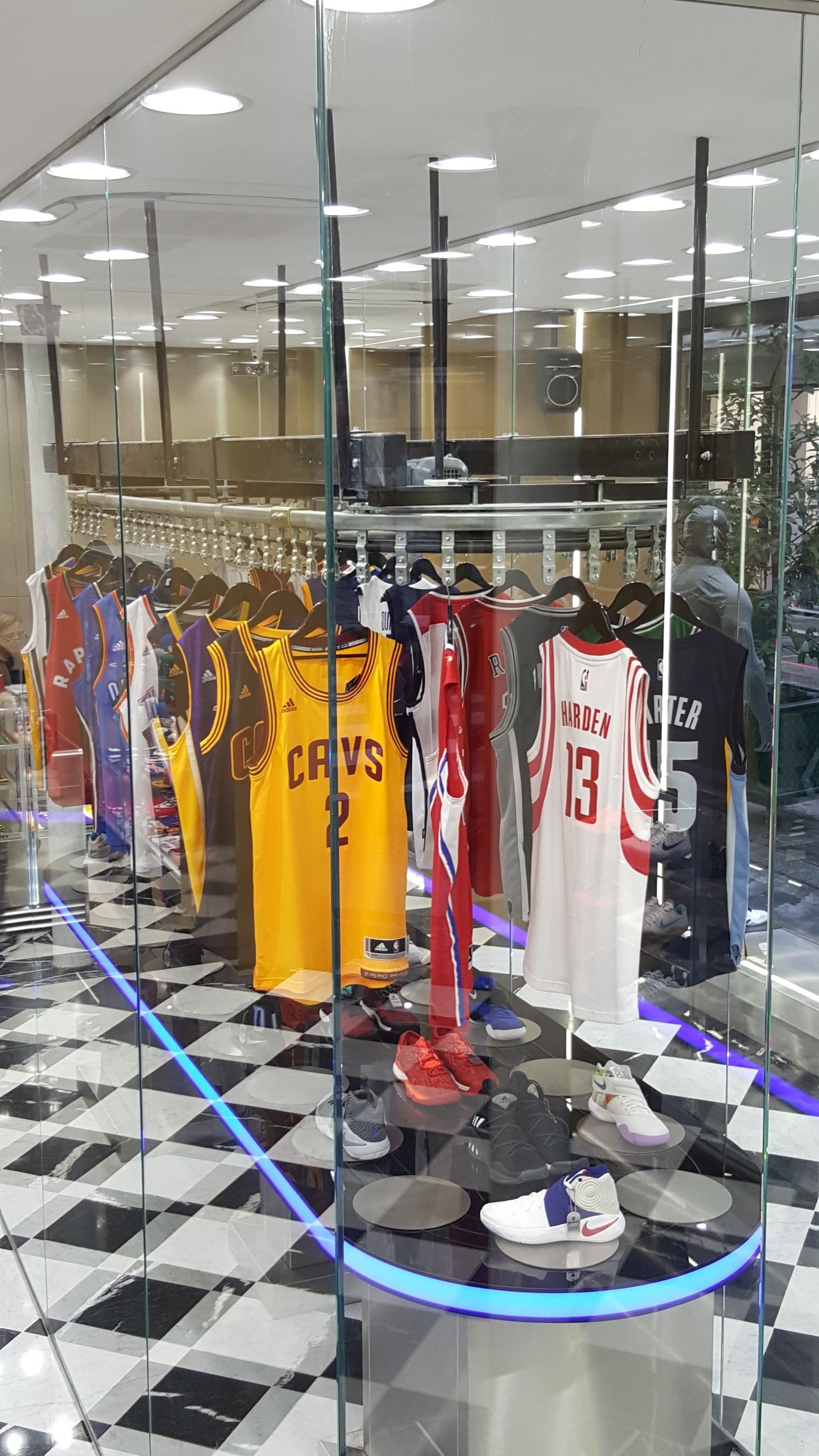 Convoyeur à corde pour vêtements sur cintre, manutention aérienne système sur mesure