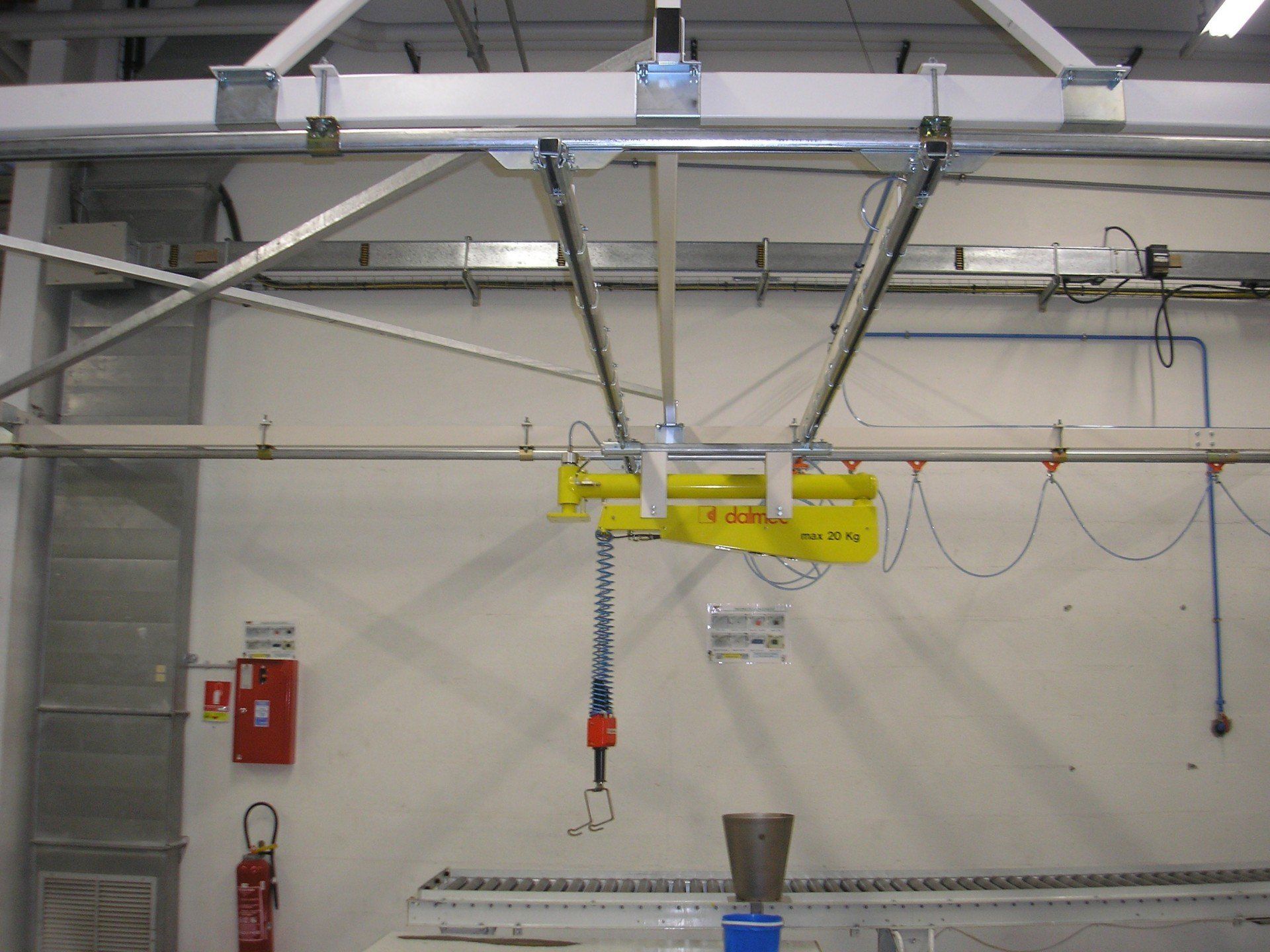 Solution de transfert aérien sur monorail avec préhenseur télescopique