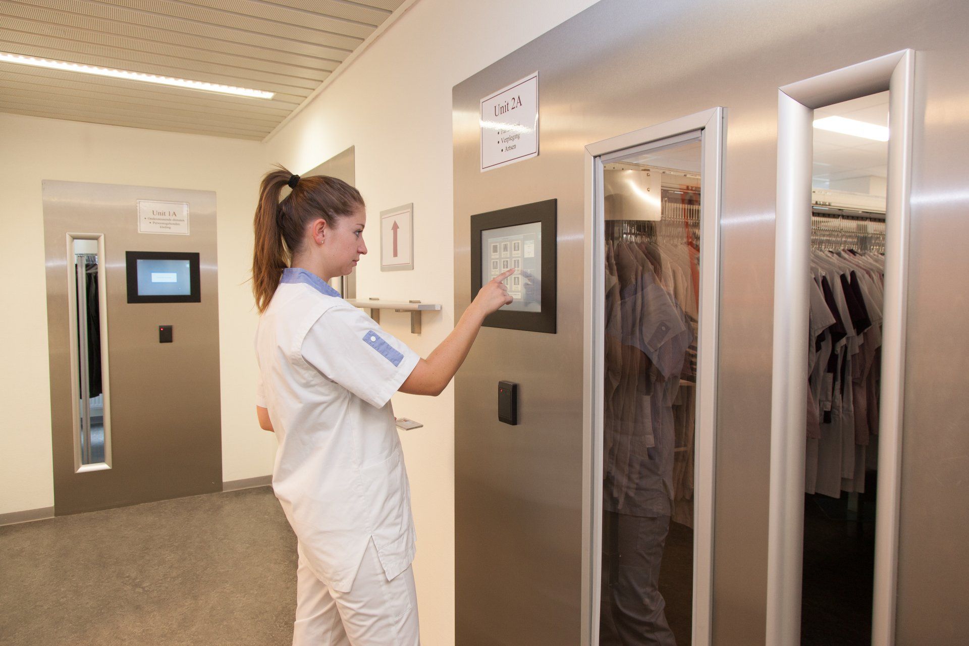 Ecran tactile d’identification et distribution