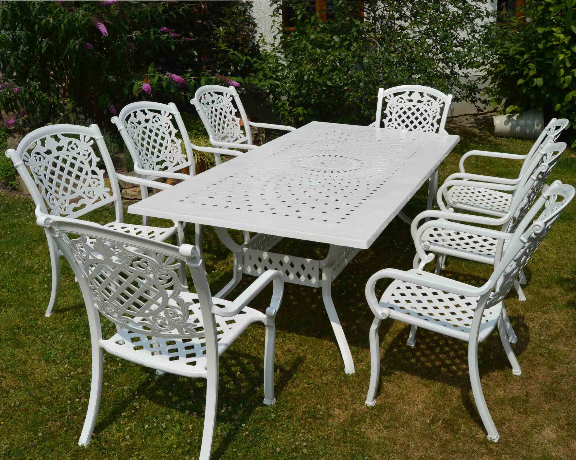 Weiße wetterfeste Gartenmöbel aus Aluminium Guss von Kiel, Lübeck, Rostock, Schwerin, Hamburg,