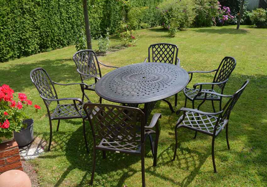 wetterfeste Gartenmöbel Gruppe mit ovalem wetterfestem Gartentisch für 4- 6 Gartenstühle