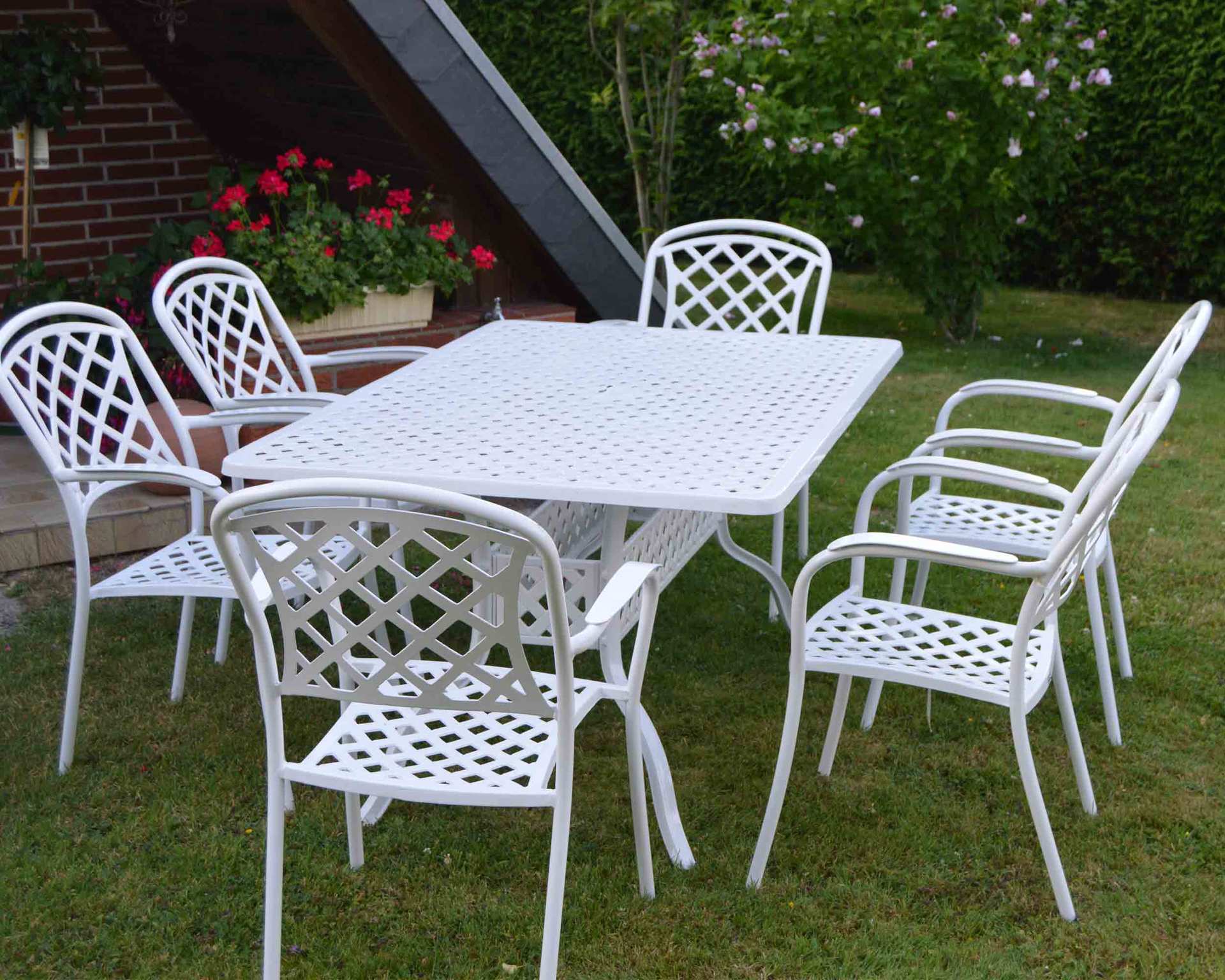 Weiße Gartenmöbel,Weiße wetterfeste Gartenmöbel aus Aluminium Guss von finden Sie in Gärten in kleinen und großen Städten wie Würzburg, Erlangen, Nürnberg, Heidelberg, Mannheim, Saarbrücken, Karlsruhe, Heilbronn, Stuttgart, Reutlingen, Ulm, Ingolstadt, Ulm , Augsburg, München Freiburg