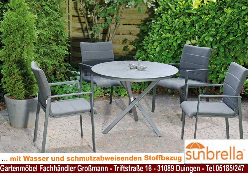 Wetterfester Gartenstuhl Kingdom Stapelsessel Sonnenpartner mit einem runden Gartentisch