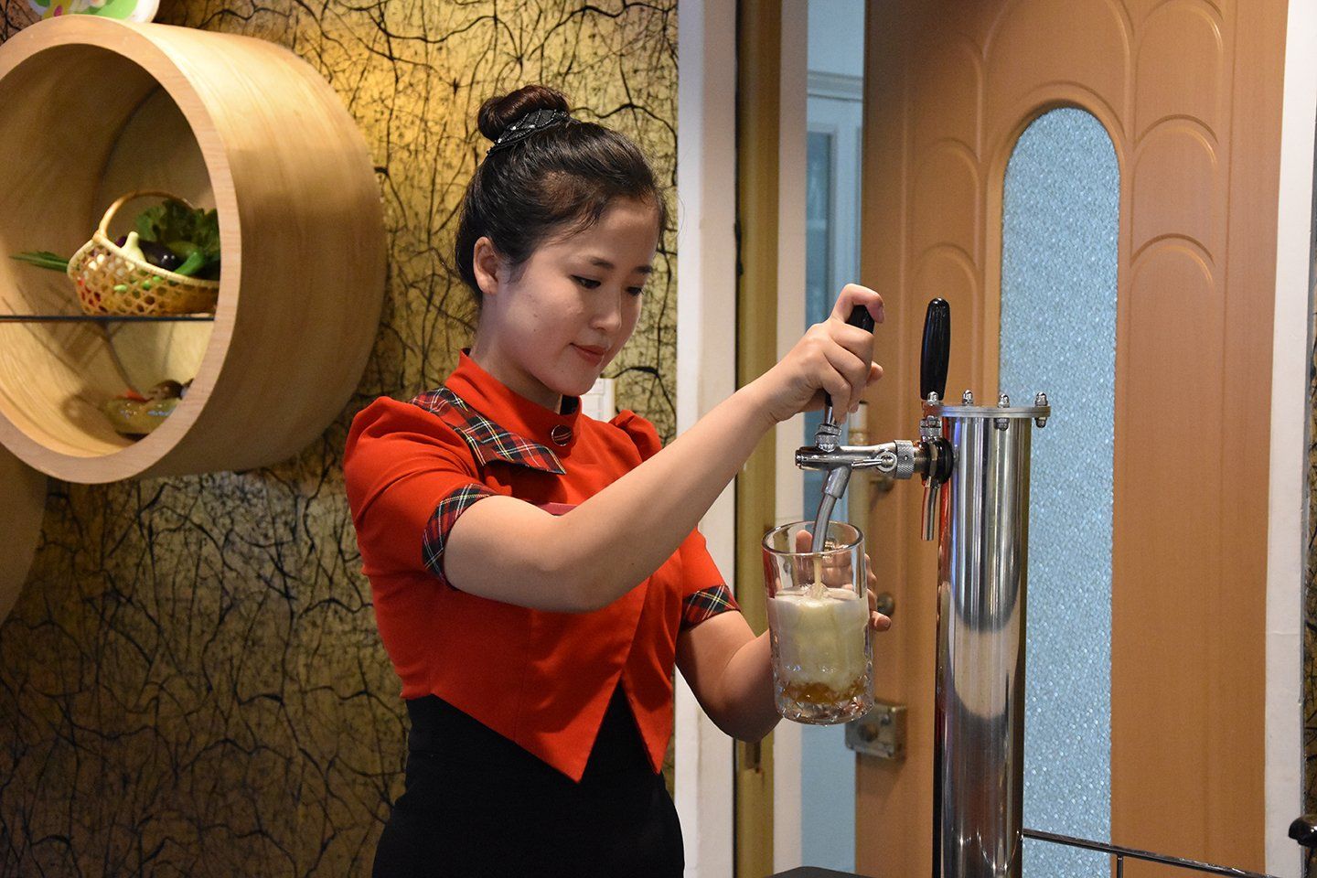 Servicepersonal im Restaurant, Nordkorea