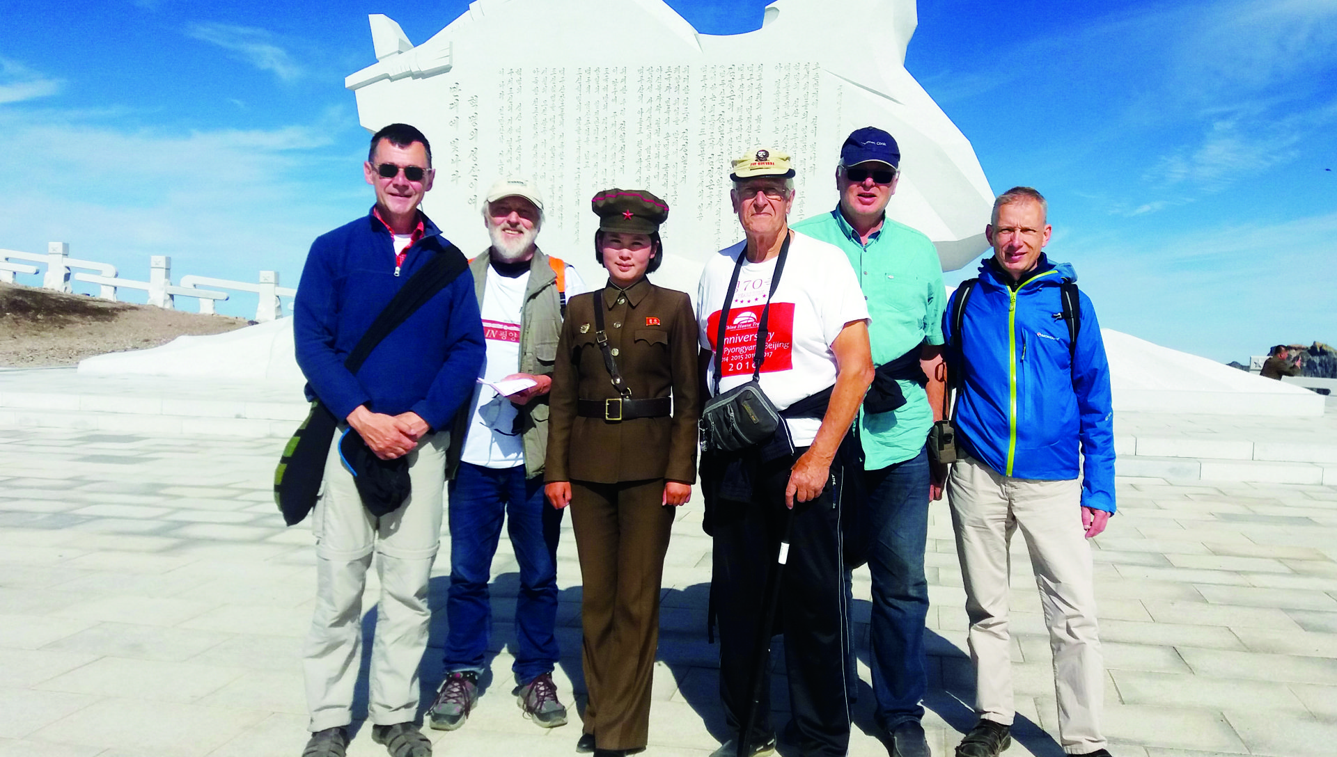 Gruppenbild mit Dame auf Bergspitze, Paektusan, Nordkorea