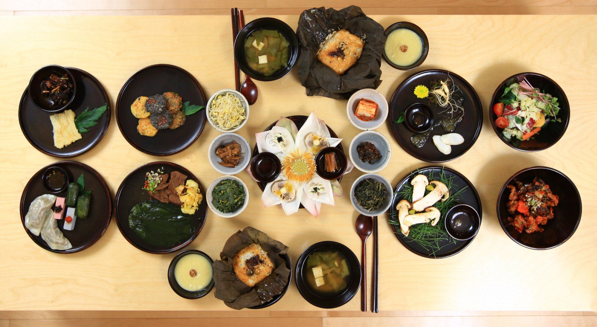 Nach einem vegetarischen Abendessen übernachten wir traditionell koreanisch im Tempel.