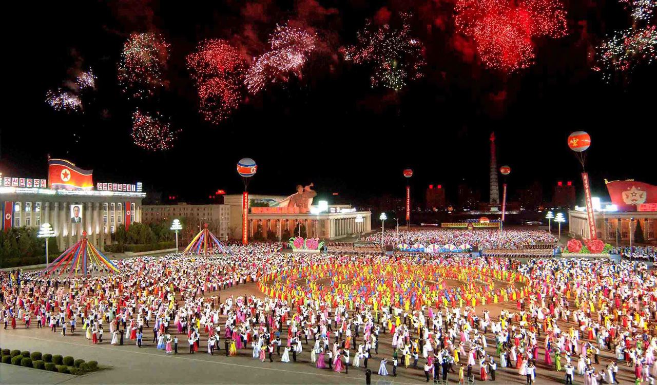 Neujahrfeier auf dem Kim-Il-Sung-Platz, Pjöngjang, Nordkorea