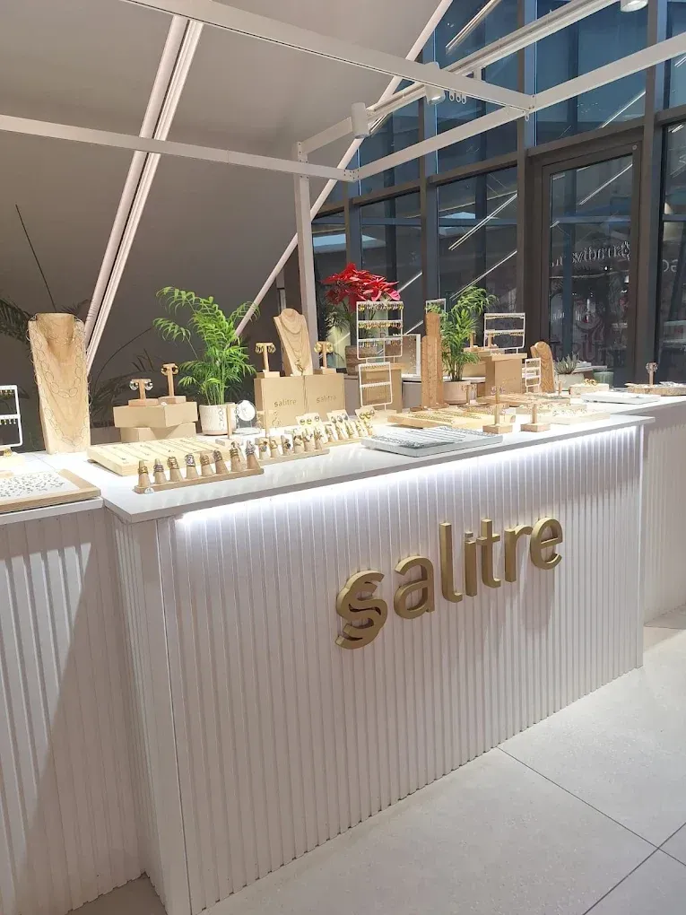 Centro comercial Vialia Stand Salitre joyas