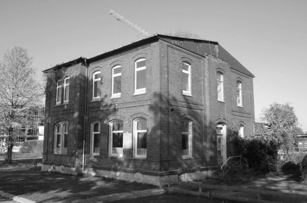 VORHER | Hafenhaus 1 - Stau 105 *