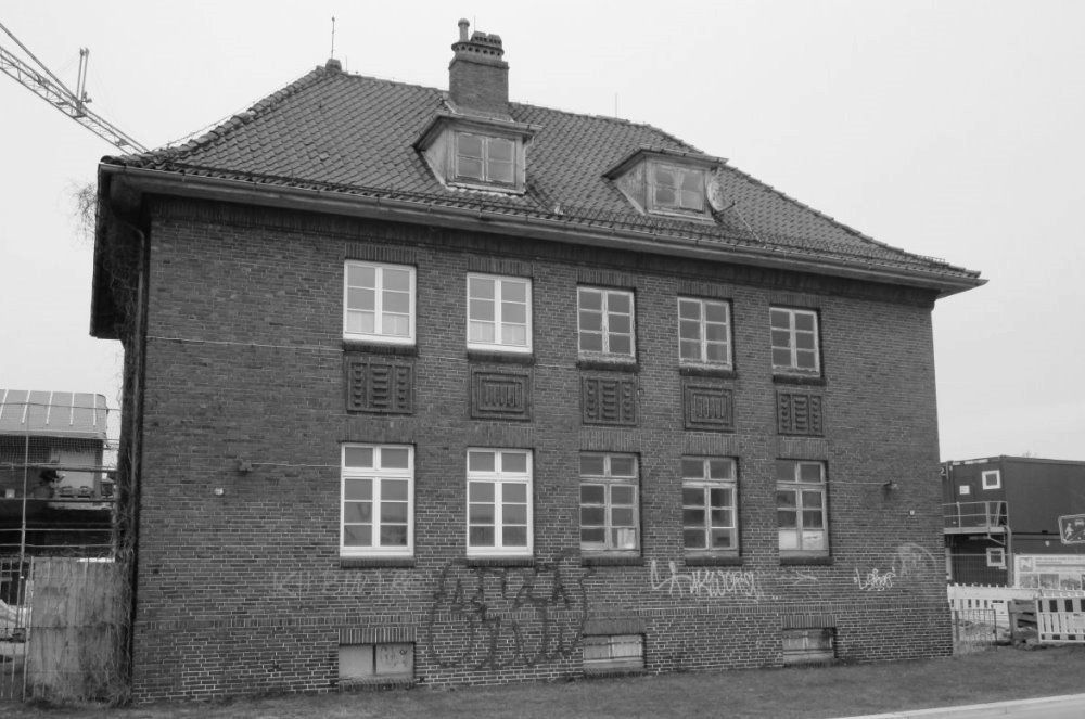 VORHER | Hafenhaus 4 - Stau 119 *