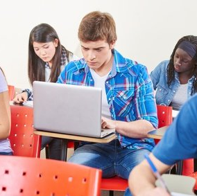 Computerkurse für Kinder & Jugendliche. Medienkompetenz, Schulprojekte, digitale Grundlagen.