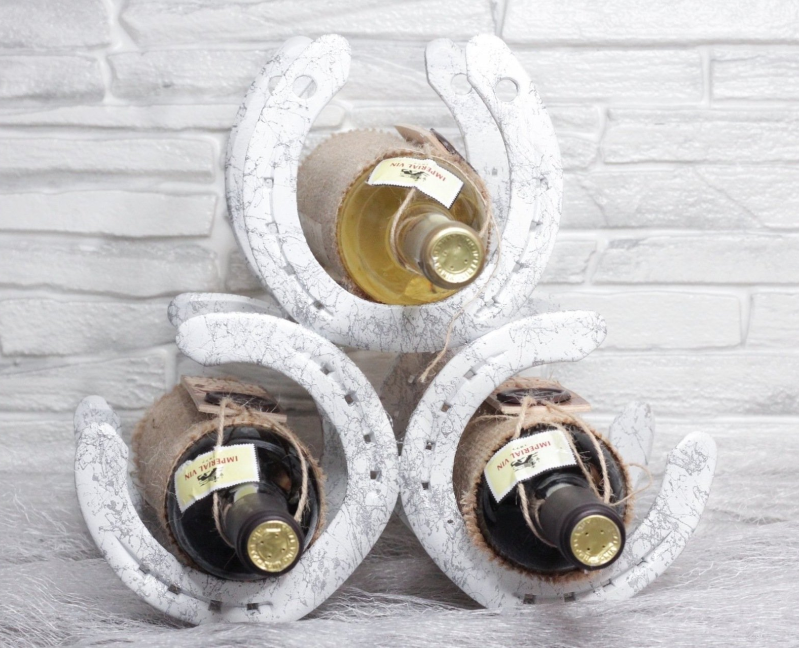 weinstaender-fantasy-horse-hufeisen-geschenk-zur-hochzeit