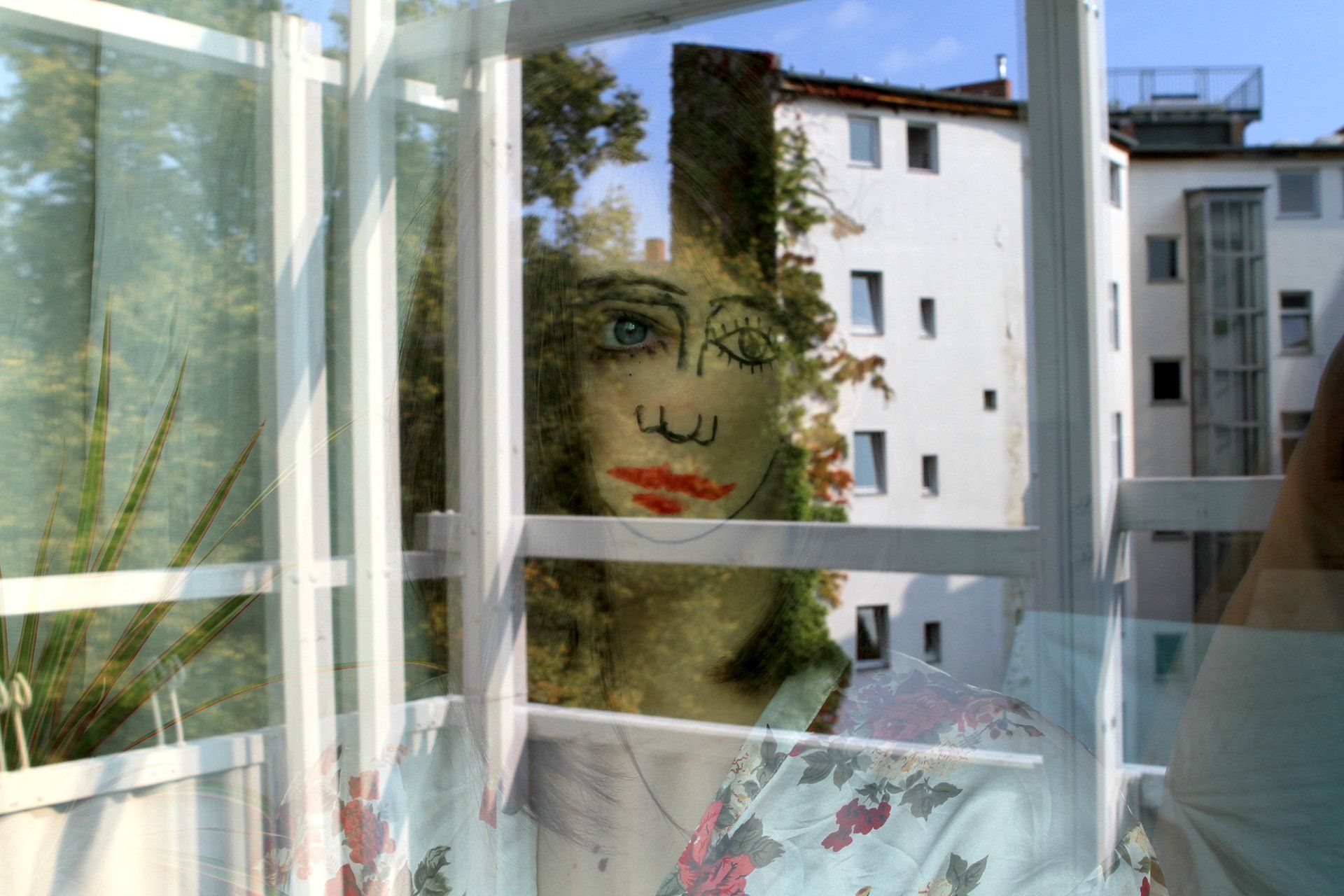 „Doublefaced No. 7“ by Sebastian Bieniek (B1EN1EK), 2013. Edition of 9 original photographs. 58 cm. x 83 cm. From the „Doublefaced“ series. Oeuvre of BieniekFace (Bieniek-Face). „Doublefaced No. 7“ by Sebastian Bieniek (B1EN1EK), 2013. Edition of 9 original photographs. 58 cm. x 83 cm. From the „Doublefaced“ series. Oeuvre of BieniekFace (Bieniek-Face).