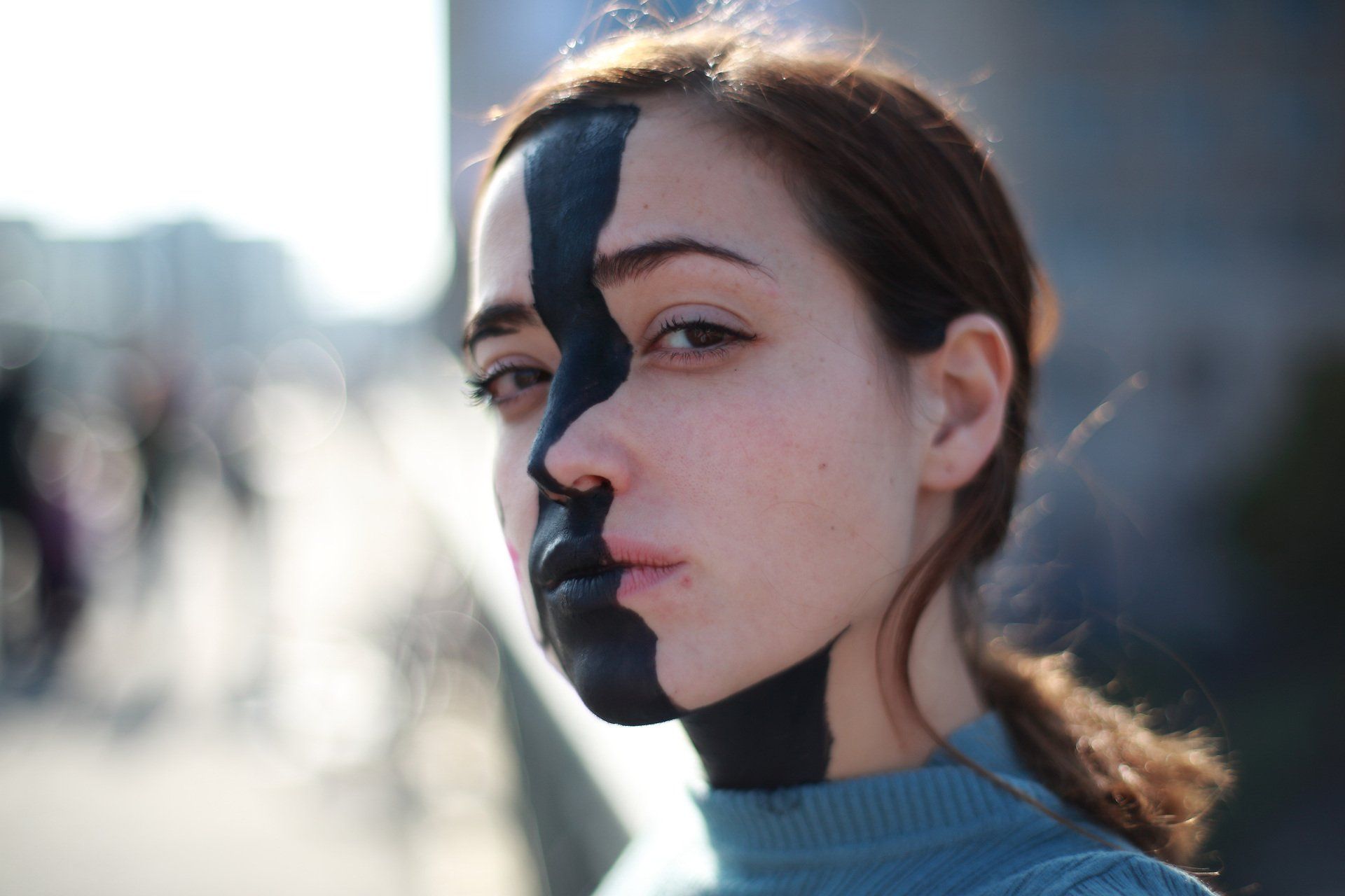 „Metaface No. 1“ by Sebastian Bieniek (B1EN1EK), 2017, Berlin. Model: Celine Yildirim. Oeuvre of Bieniek-Face. Edition of 9 original photographs. 67 cm. x 100 cm. From the „Metaface“ series. Oeuvre of Bieniek-Face. „Metaface No. 1“ by Sebastian Bieniek (B1EN1EK), 2017, Berlin. Model: Celine Yildirim. Oeuvre of Bieniek-Face. Edition of 9 original photographs. 67 cm. x 100 cm. From the „Metaface“ series. Oeuvre of Bieniek-Face.