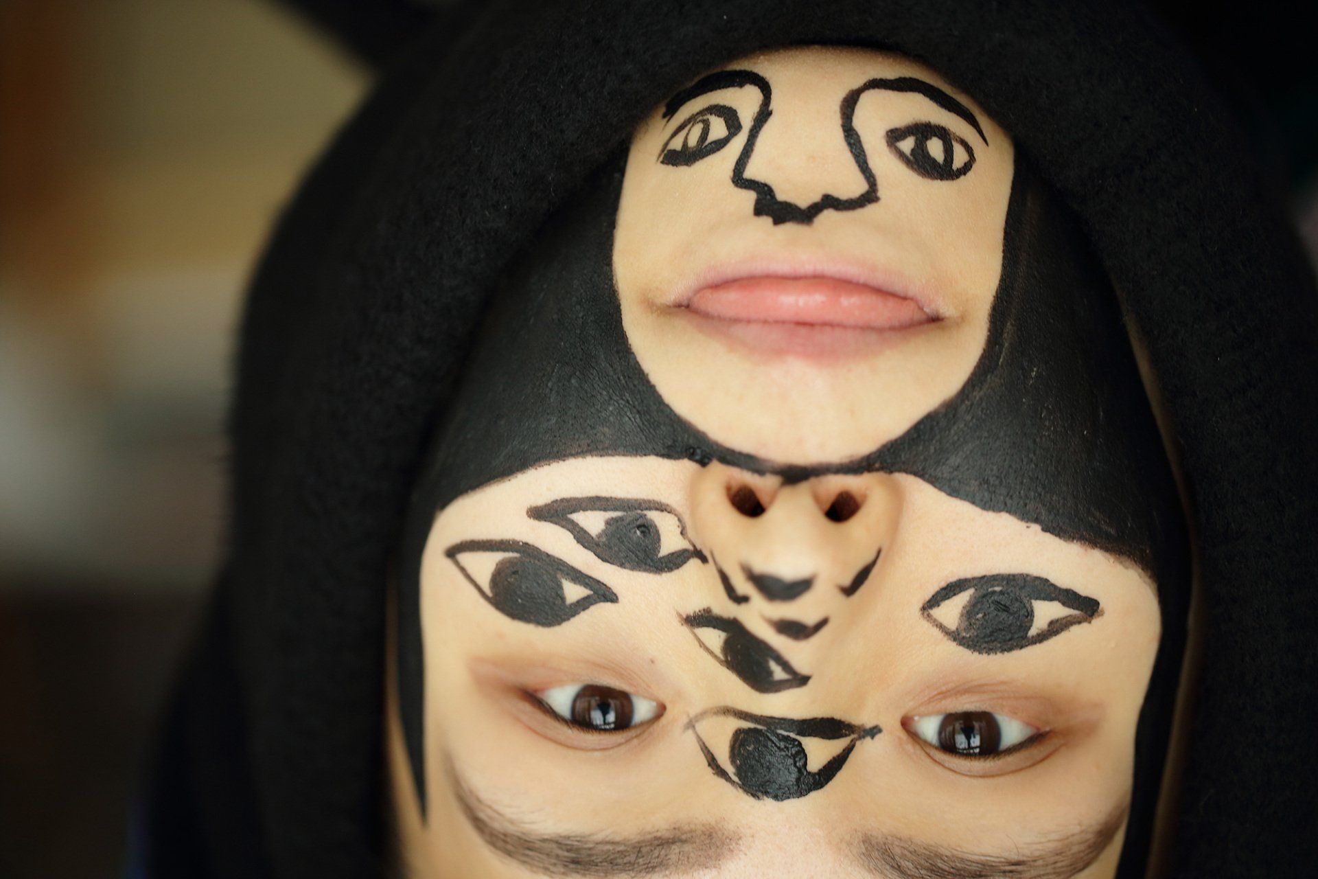 „Chinface No. 1“ by Sebastian Bieniek (B1EN1EK), 2018, Berlin (Germany). Edition of 9 original photographs. 67 cm. x 100 cm. From the „Chinface“ series. Oeuvre of Bieniek-Face (BieniekFace). „Chinface No. 1“ by Sebastian Bieniek (B1EN1EK), 2018, Berlin (Germany). Edition of 9 original photographs. 67 cm. x 100 cm. From the „Chinface“ series. Oeuvre of Bieniek-Face (BieniekFace).