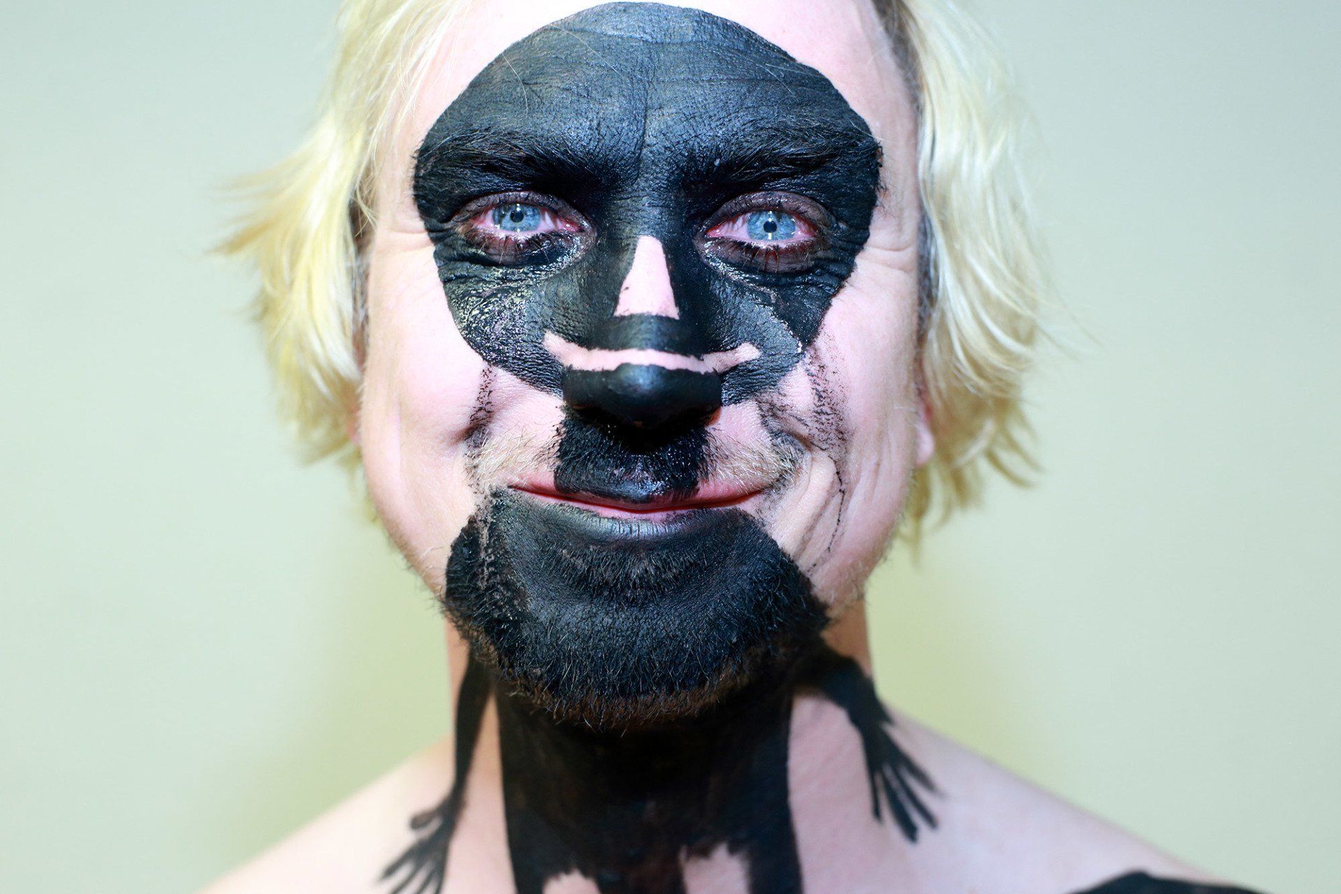 Lars Eidinger, weint, crying, Bieniek-Face, Bienieface, Double-faced, Schaubühne, nackt, Foto, Doublefaced, Sebastian Bieniek, Jürgen Teller, Film, Kunst, art, artist, Künstler Lars Eidinger, weint, crying, Bieniek-Face, Bienieface, Double-faced, Schaubühne, nackt, Foto, Doublefaced, Sebastian Bieniek, Jürgen Teller, Film, Kunst, art, artist, Künstler