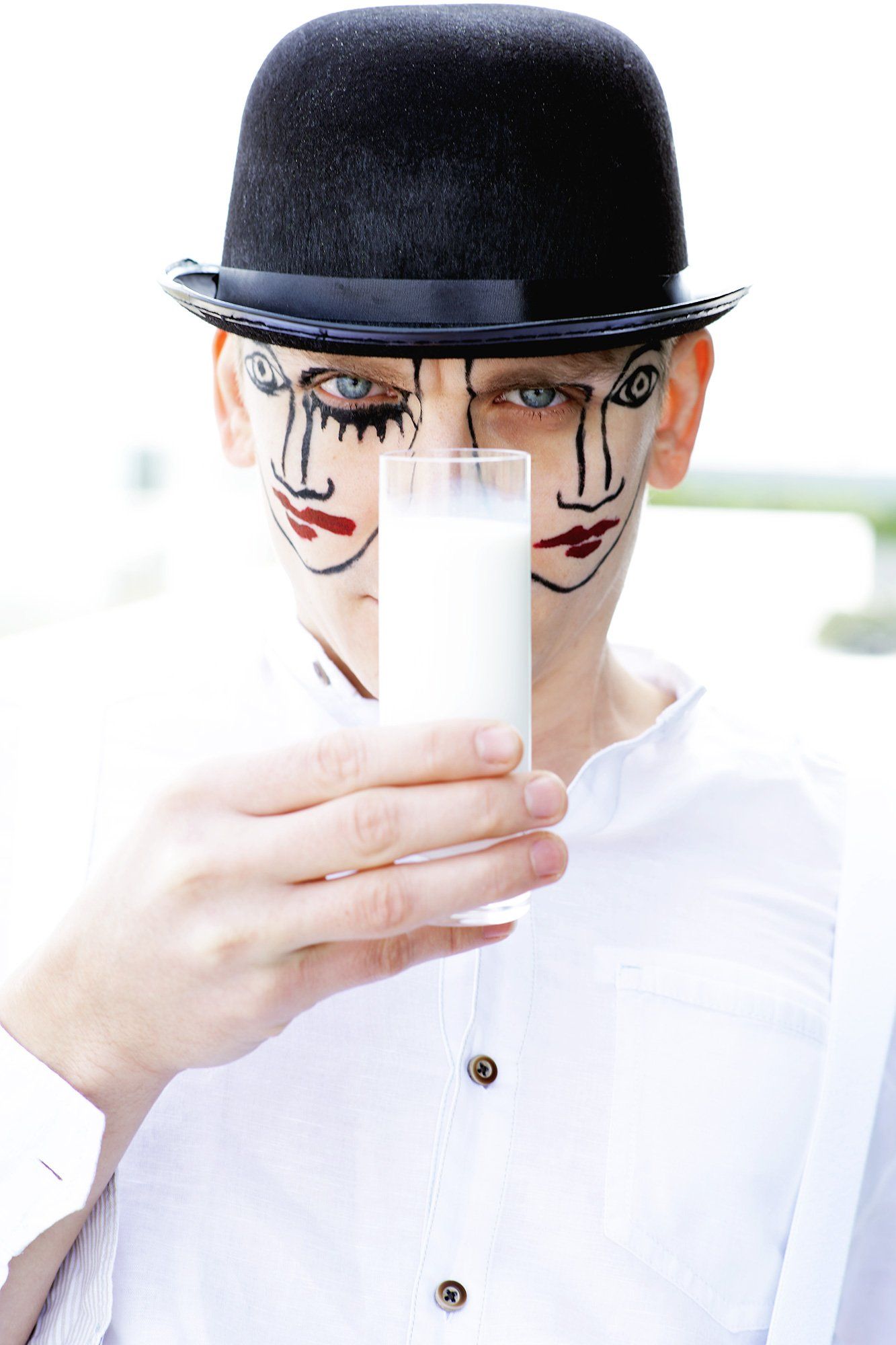 „Double BieniekFace No. 1“ by Sebastian Bieniek (B1EN1EK), 2019. Edition of 9 original photographs. 100 cm. x 67 cm. From the „Double BieniekFace“ series. Oeuvre of BieniekFace (Bieniek-Face). „Double BieniekFace No. 1“ by Sebastian Bieniek (B1EN1EK), 2019. Edition of 9 original photographs. 100 cm. x 67 cm. From the „Double BieniekFace“ series. Oeuvre of BieniekFace (Bieniek-Face).