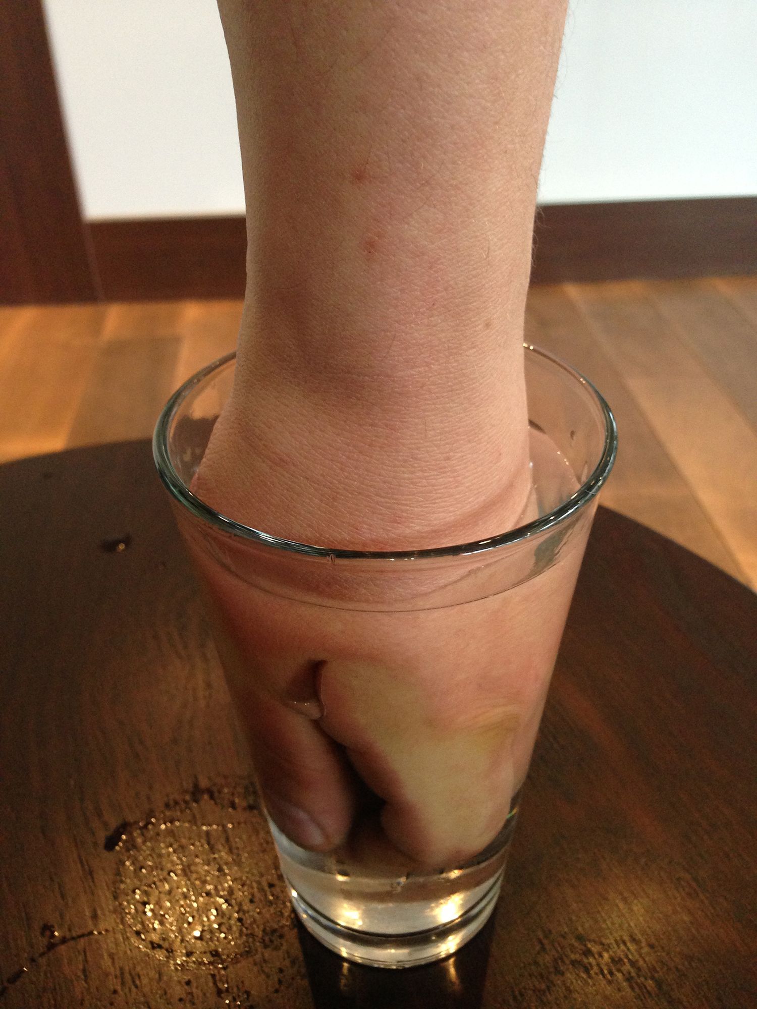 „Intervention No. 1“ by Sebastian Bieniek, 2013. Edition of 9 original photographs. 67 cm. x 100 cm. „Intervention No. 1“ by Sebastian Bieniek, 2013. Edition of 9 original photographs. 67 cm. x 100 cm.