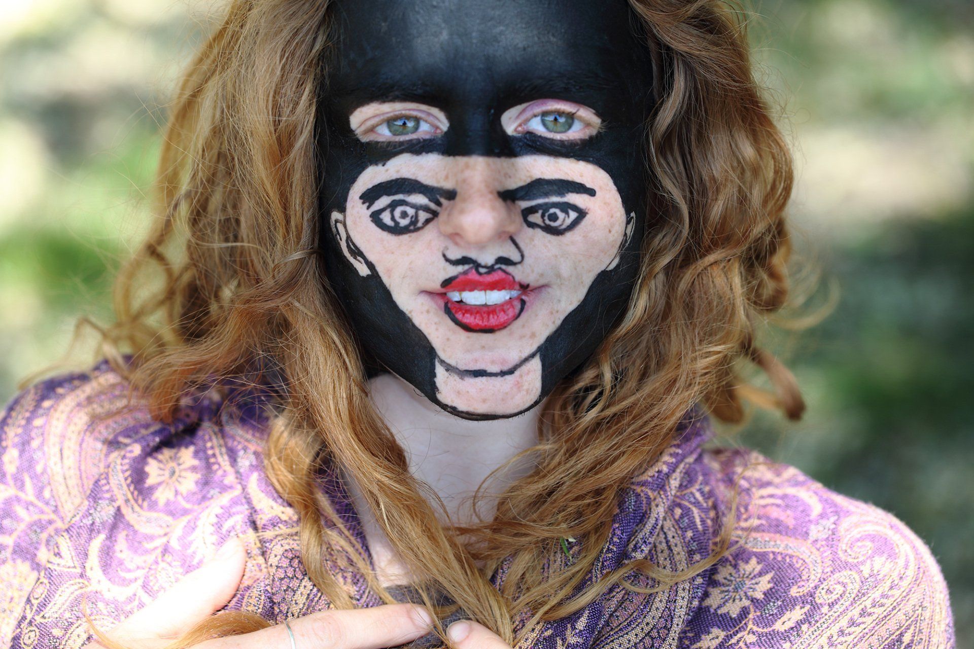 „Miniface No. 1“ by Sebastian Bieniek (B1EN1EK), 2018, Berlin (Germany). Edition of 9 original photographs. 67 cm. x 100 cm. From the „Miniface“ series. Oeuvre of Bieniek-Face (BieniekFace). „Miniface No. 1“ by Sebastian Bieniek (B1EN1EK), 2018, Berlin (Germany). Edition of 9 original photographs. 67 cm. x 100 cm. From the „Miniface“ series. Oeuvre of Bieniek-Face (BieniekFace).